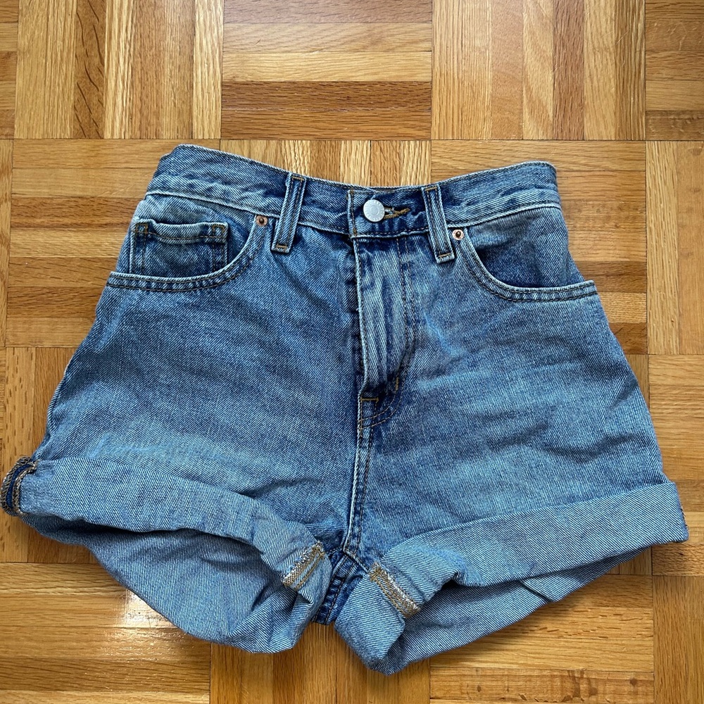 Urban outfiters mom short in blue